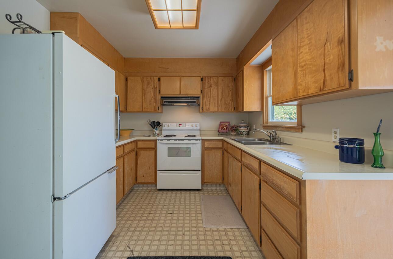 141 Mayfair DR