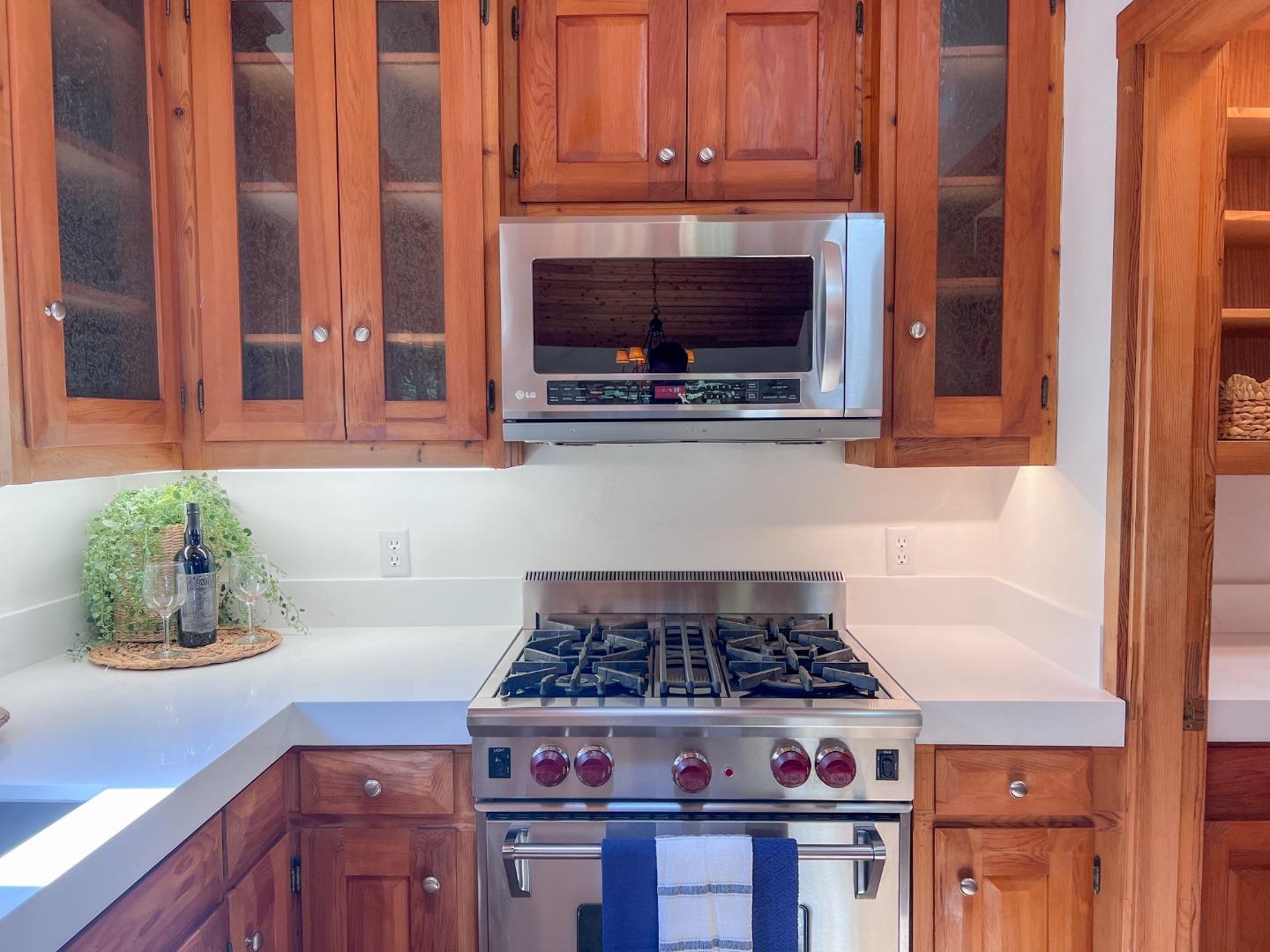 442 Corral De Tierra RD