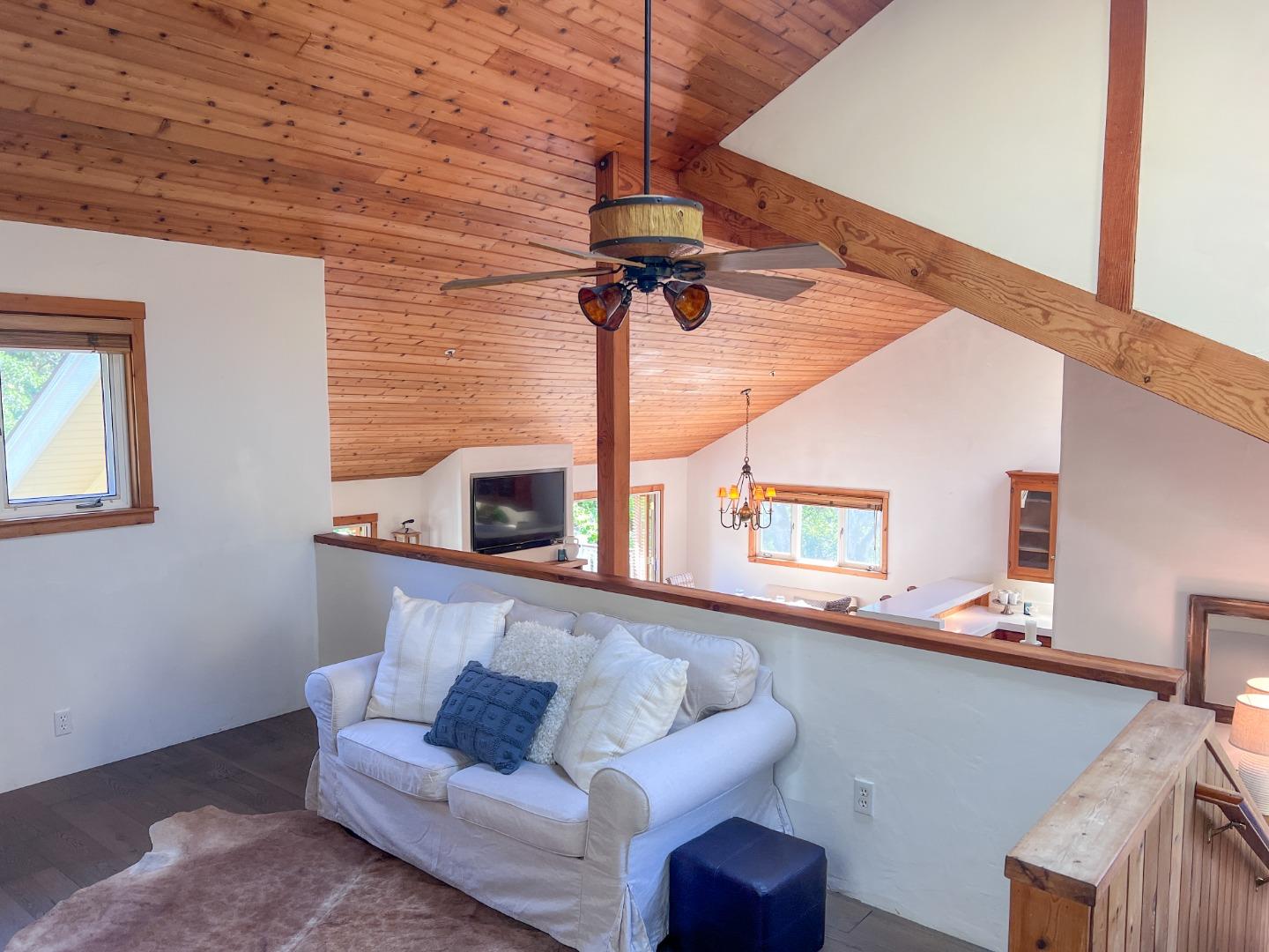 442 Corral De Tierra RD