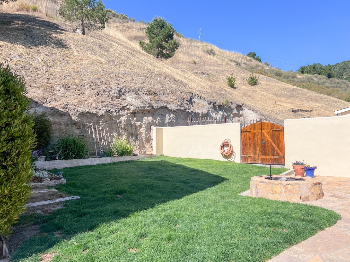 442 Corral De Tierra RD