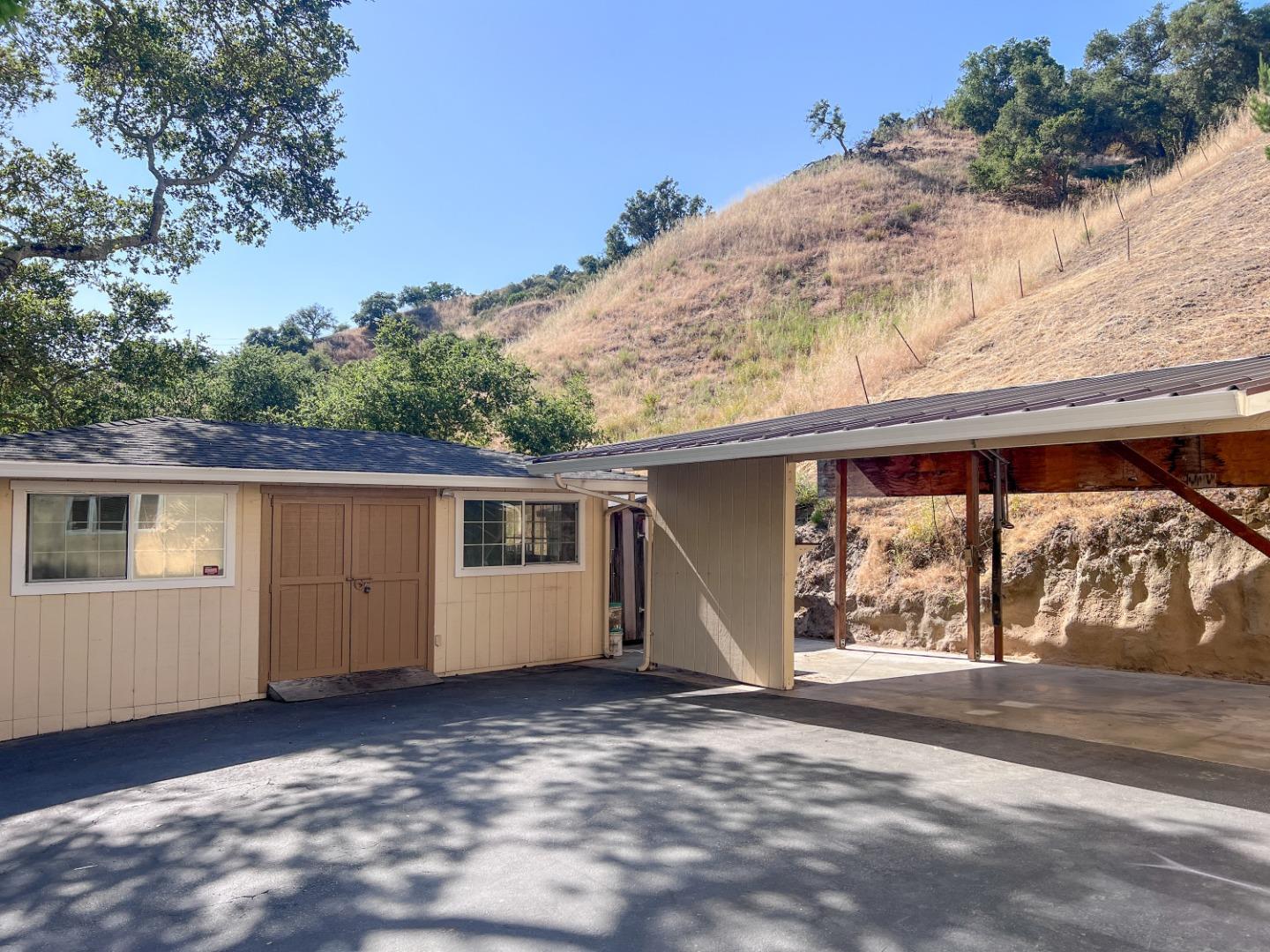 442 Corral De Tierra RD