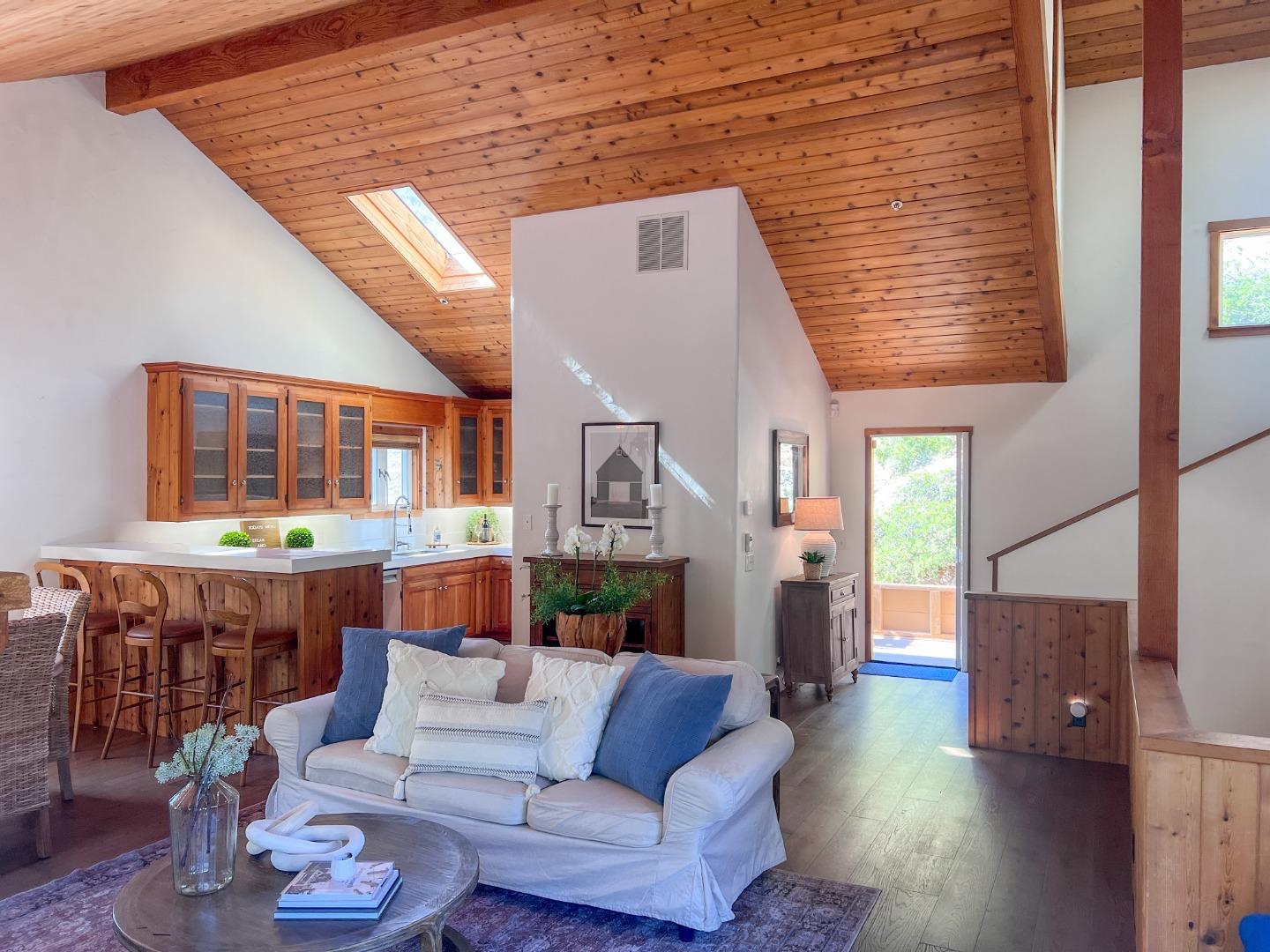 442 Corral De Tierra RD