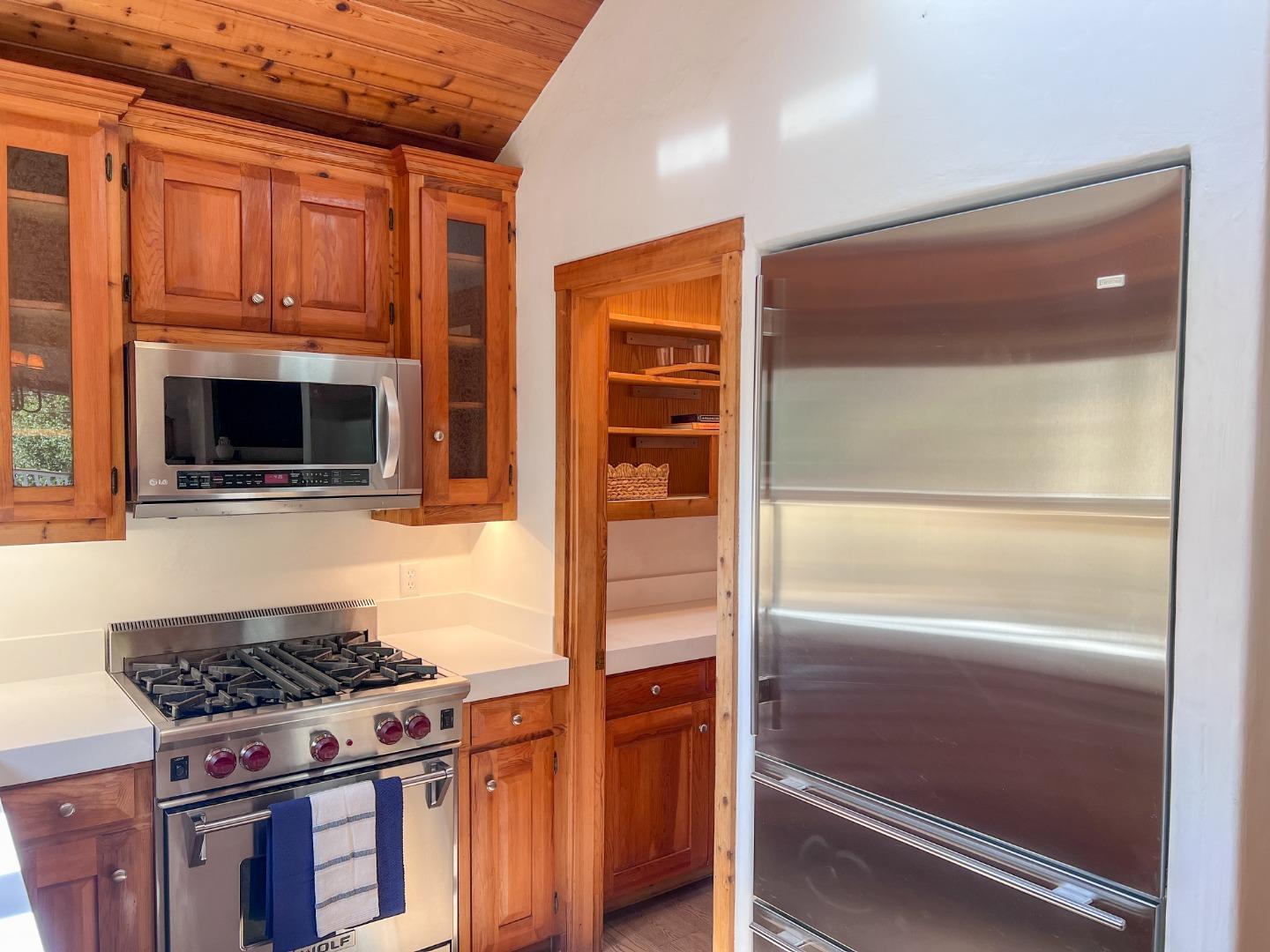 442 Corral De Tierra RD