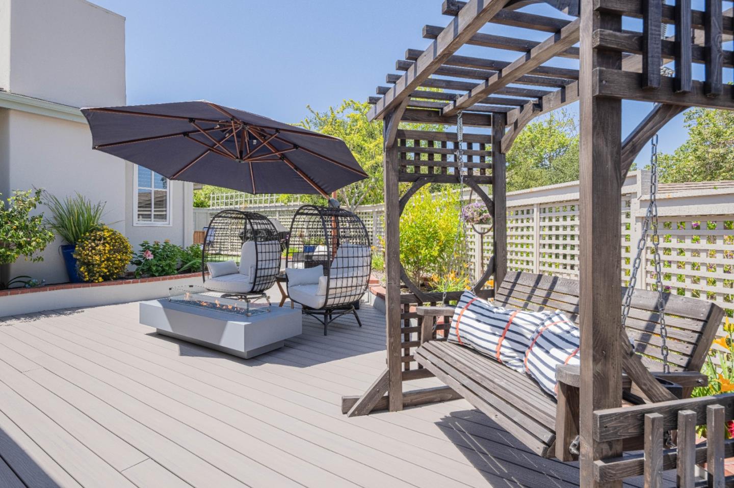 25552 Meadowview Circle