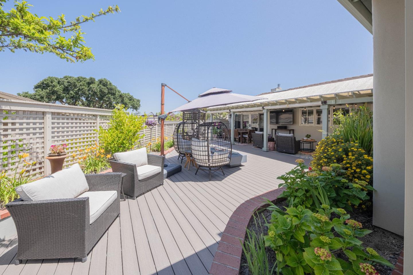 25552 Meadowview Circle