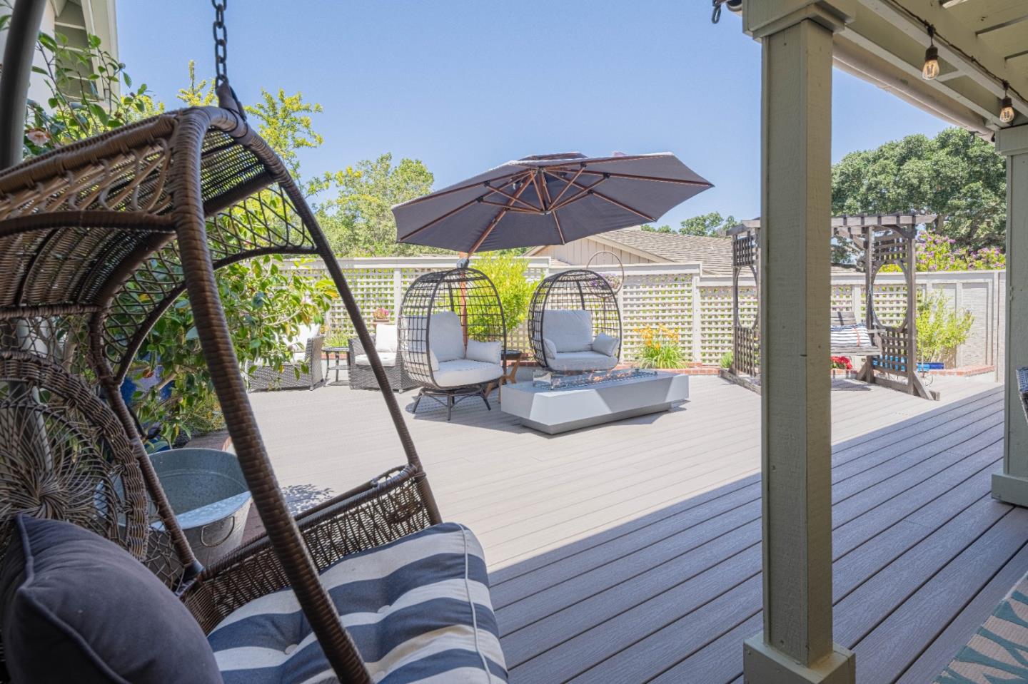 25552 Meadowview Circle