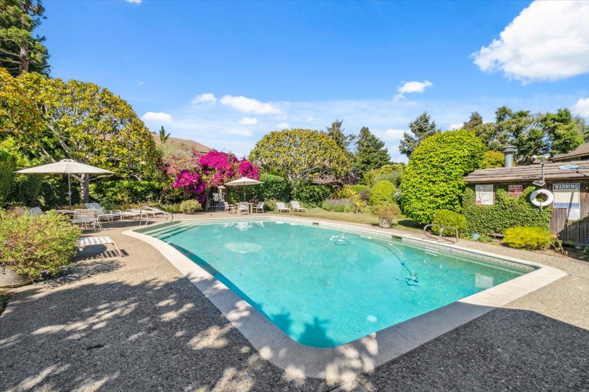 9500 Center Street 1