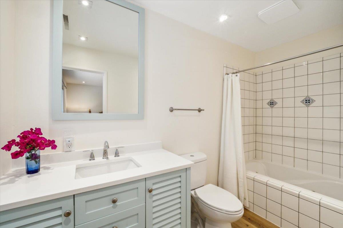 9500 Center Street 1