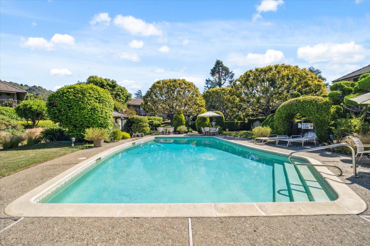 9500 Center Street 1