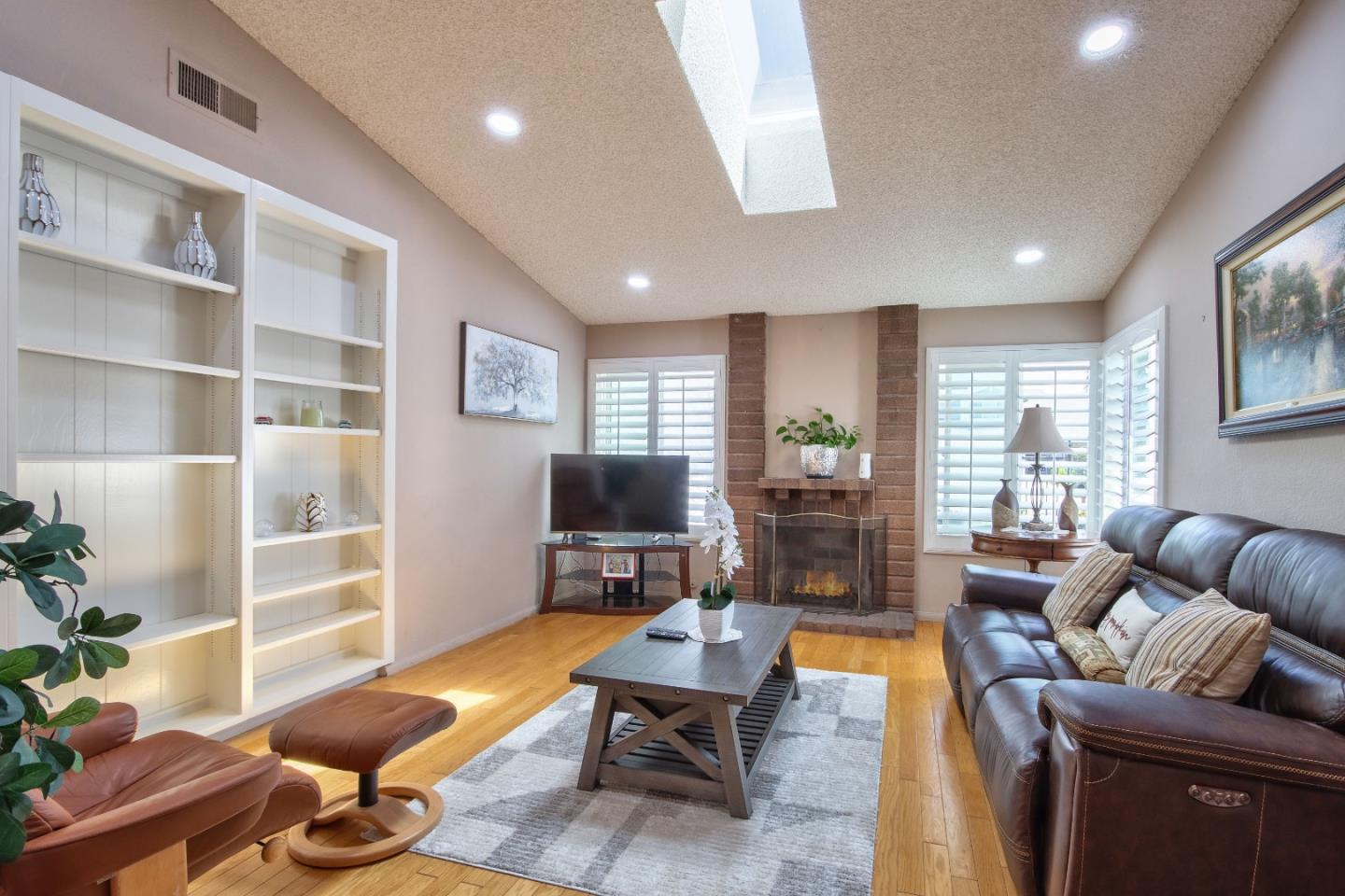 373 Mainsail Road