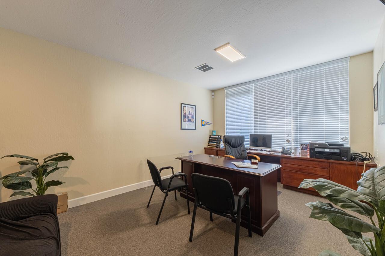 109 East Alisal Street