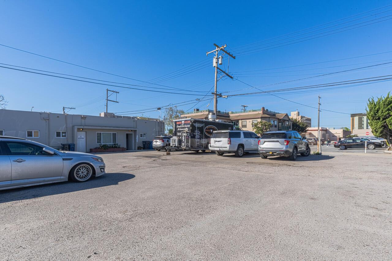 109 East Alisal Street