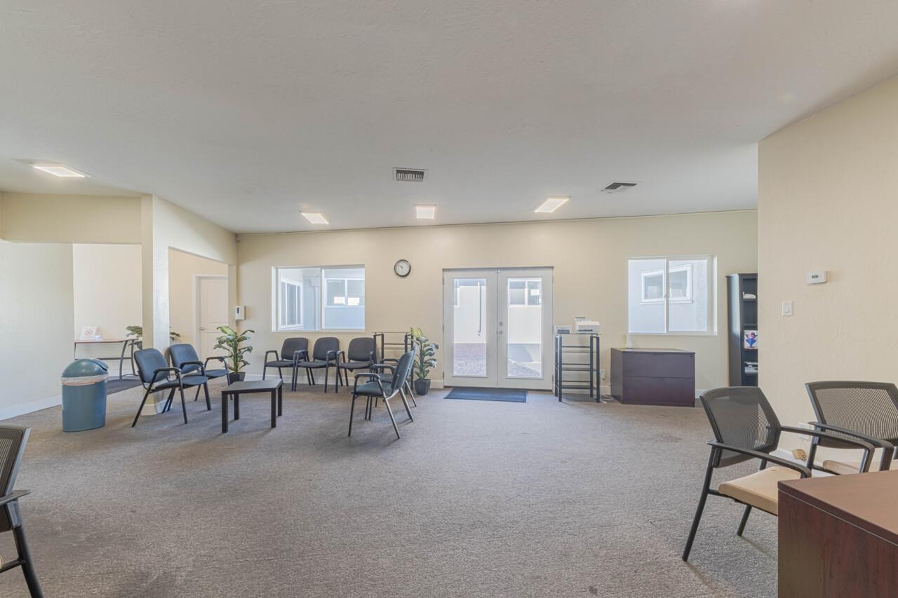 109 East Alisal Street