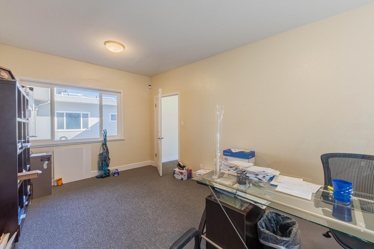 109 East Alisal Street