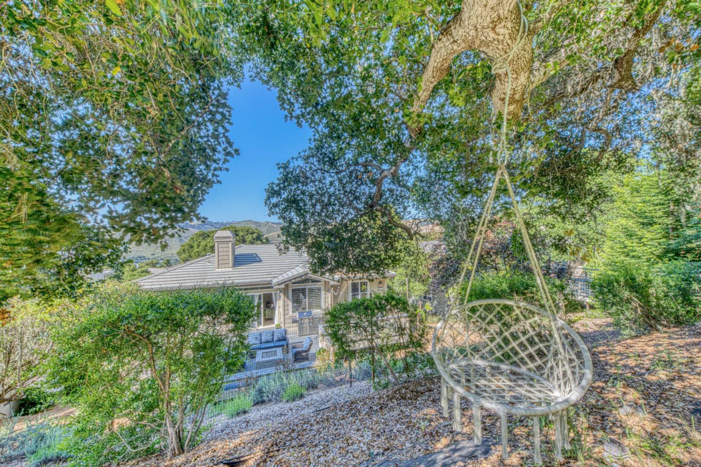 10618 Hillside Lane