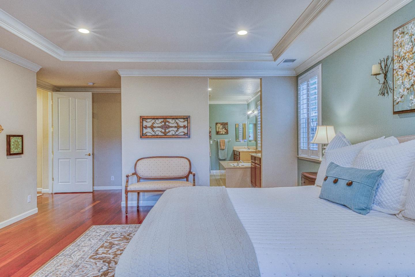 4150 Peninsula Point Drive