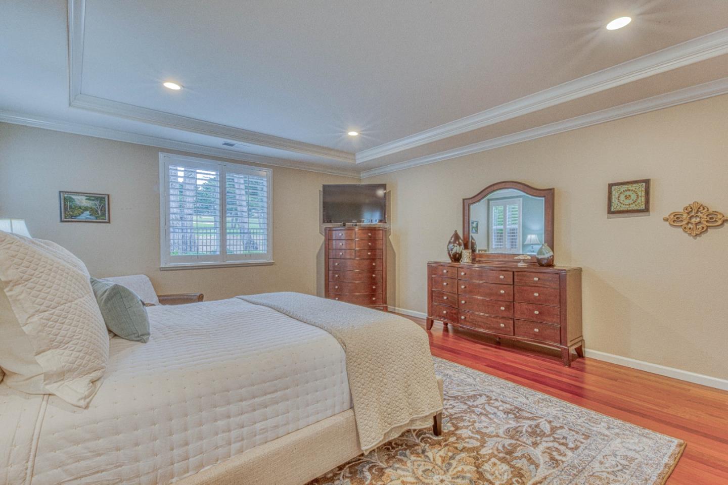 4150 Peninsula Point Drive