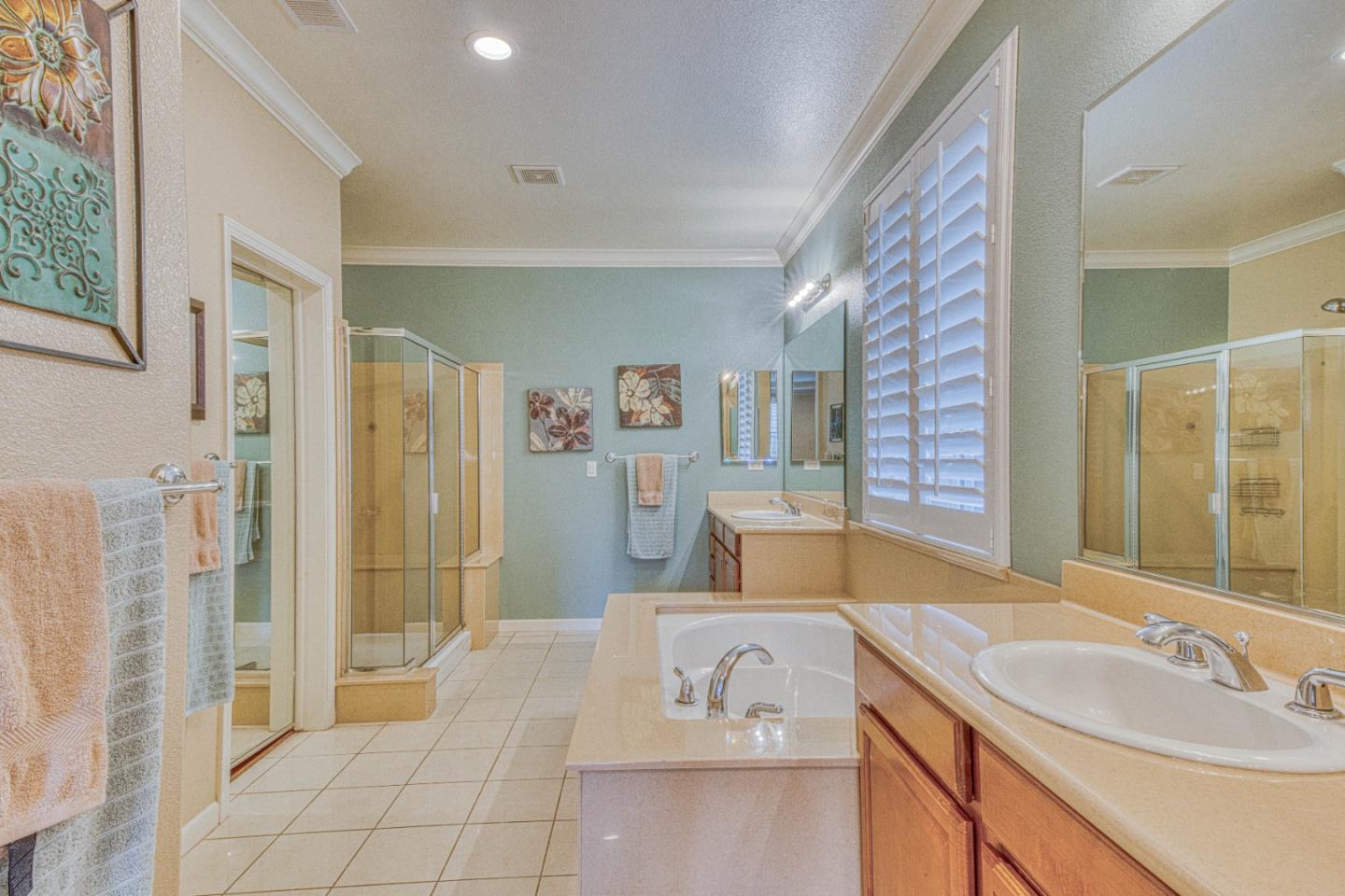 4150 Peninsula Point Drive