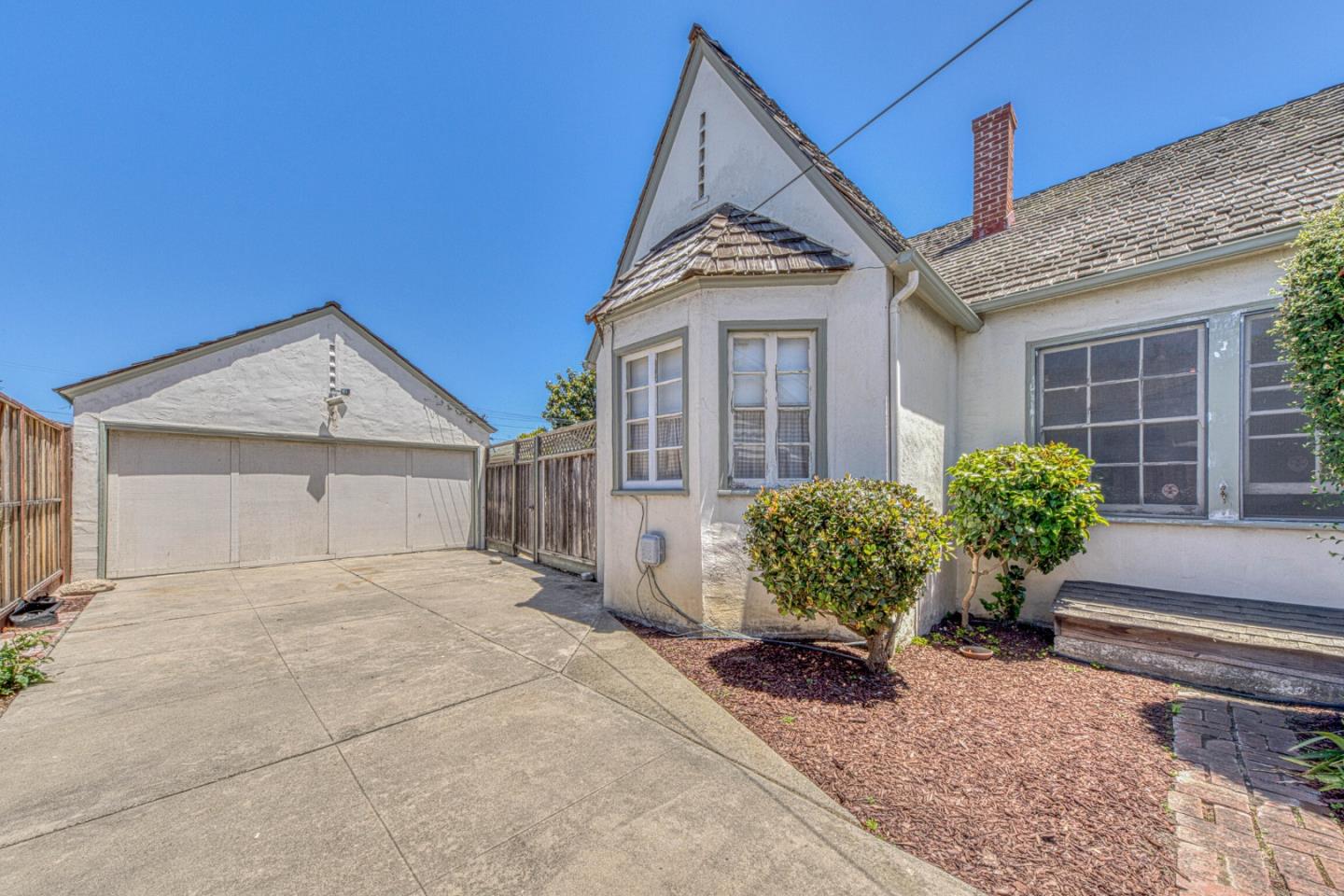 219 Pine Street