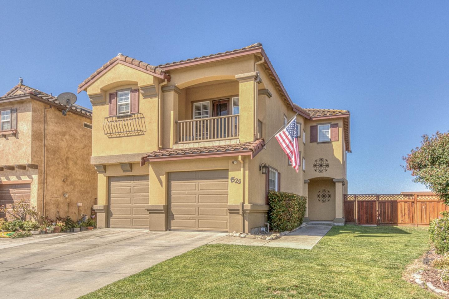 1529 Oyster Bay CT