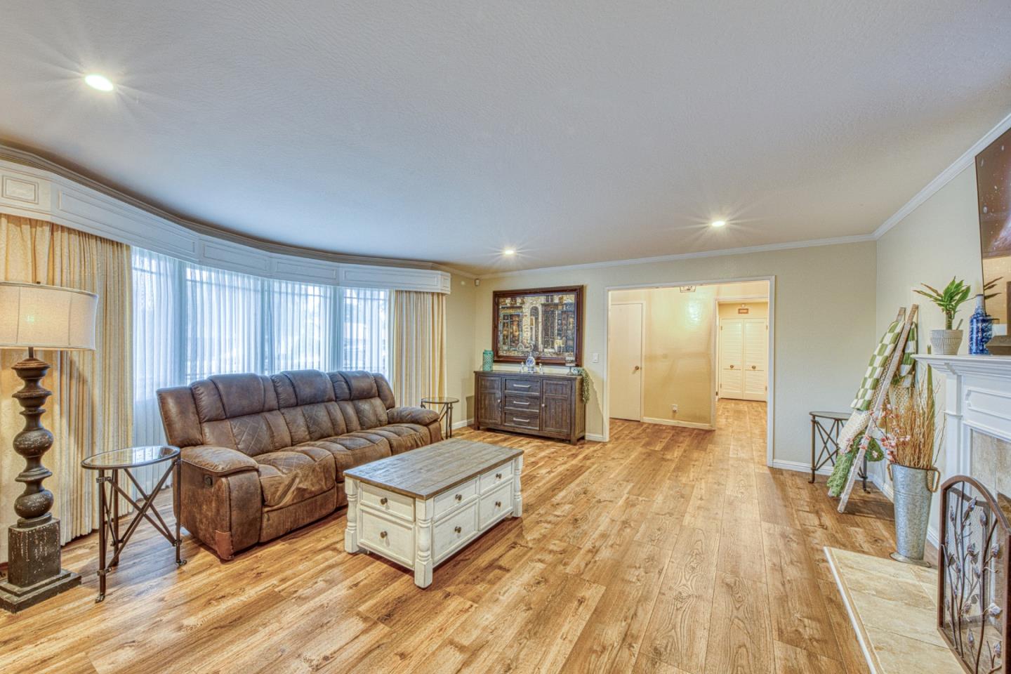 1167 Los Palos DR
