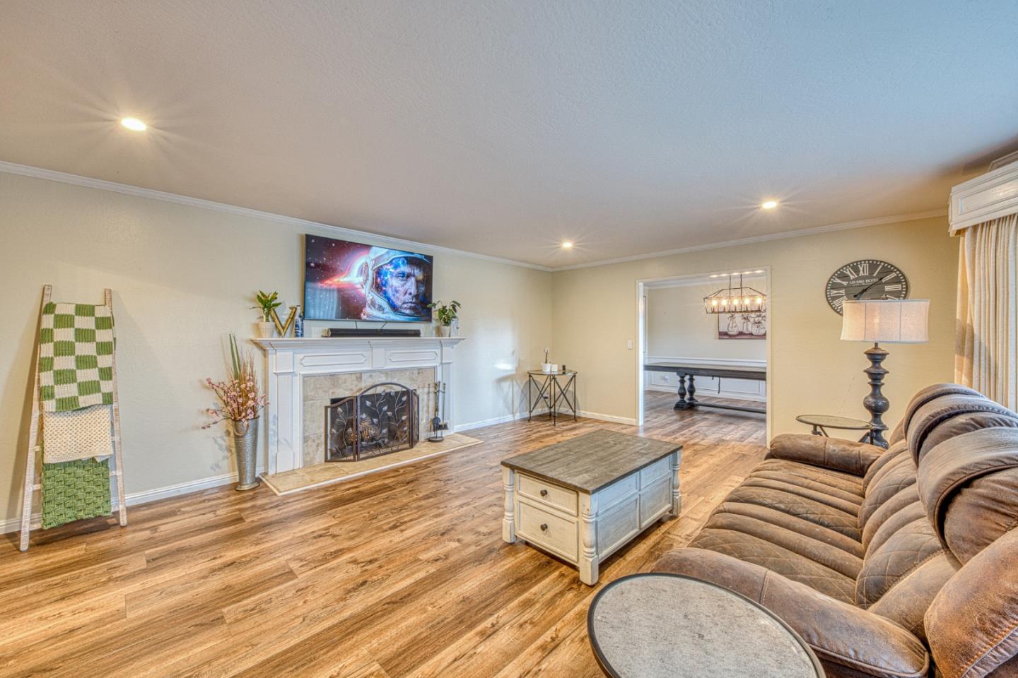 1167 Los Palos DR
