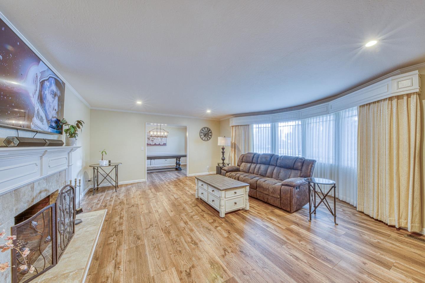 1167 Los Palos DR