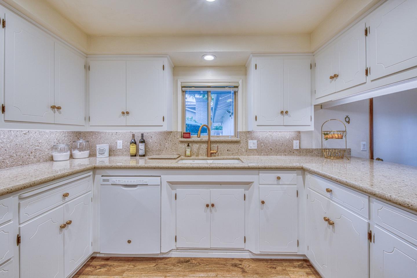 1167 Los Palos DR