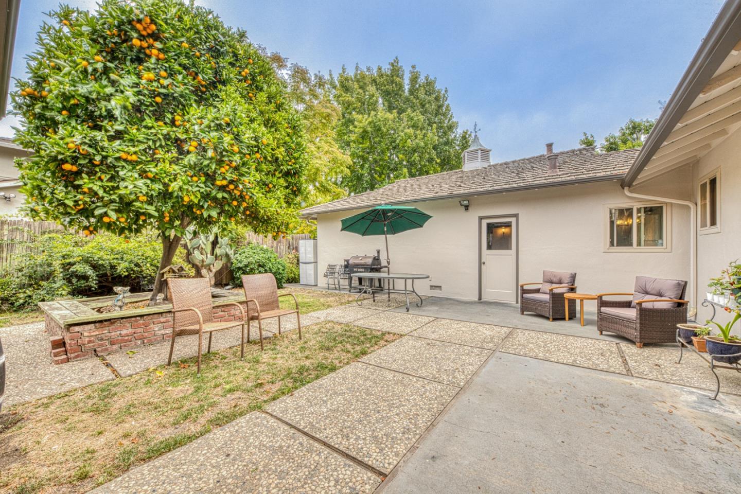 1167 Los Palos DR