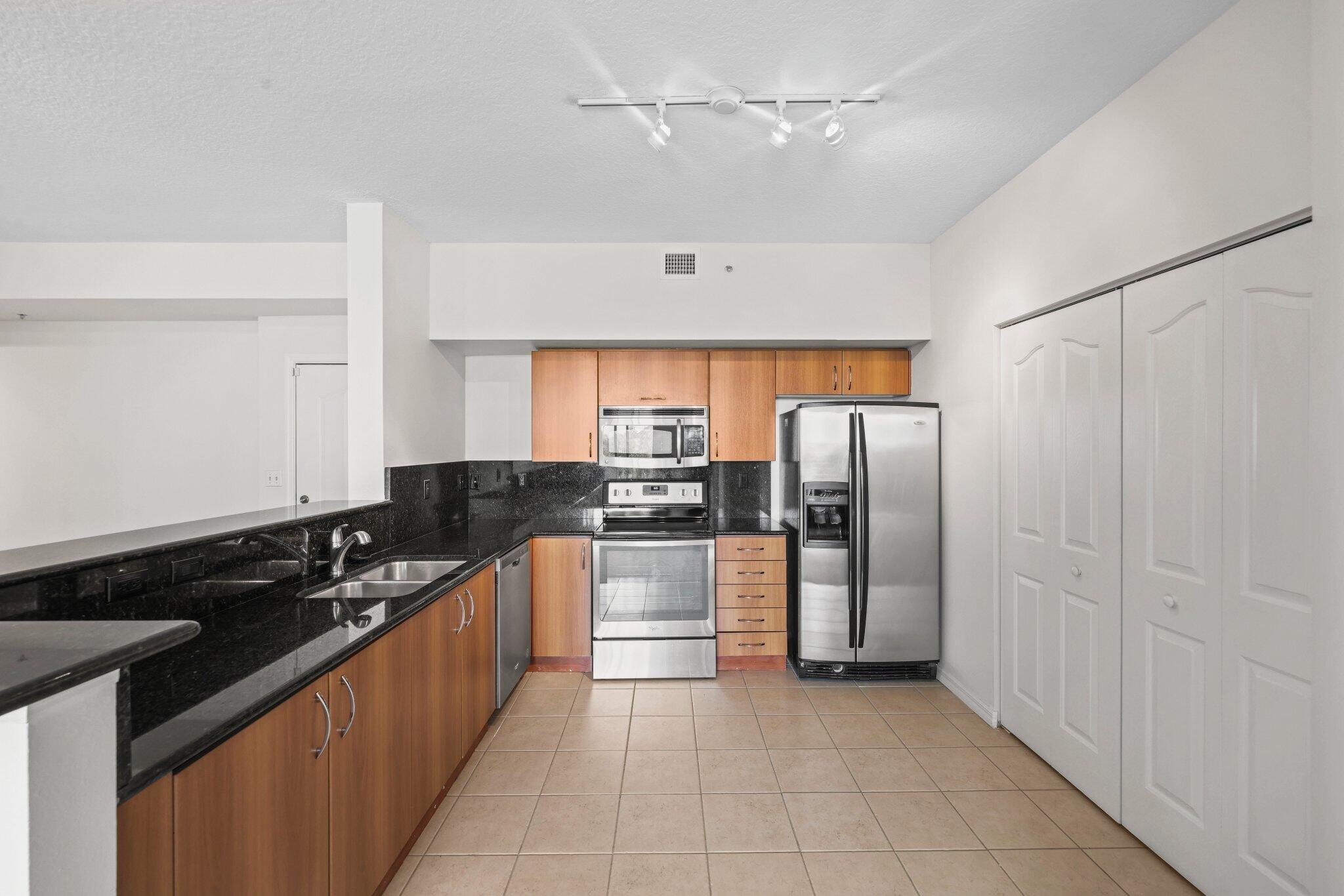 255 NE 3rd Avenue Unit 2-407