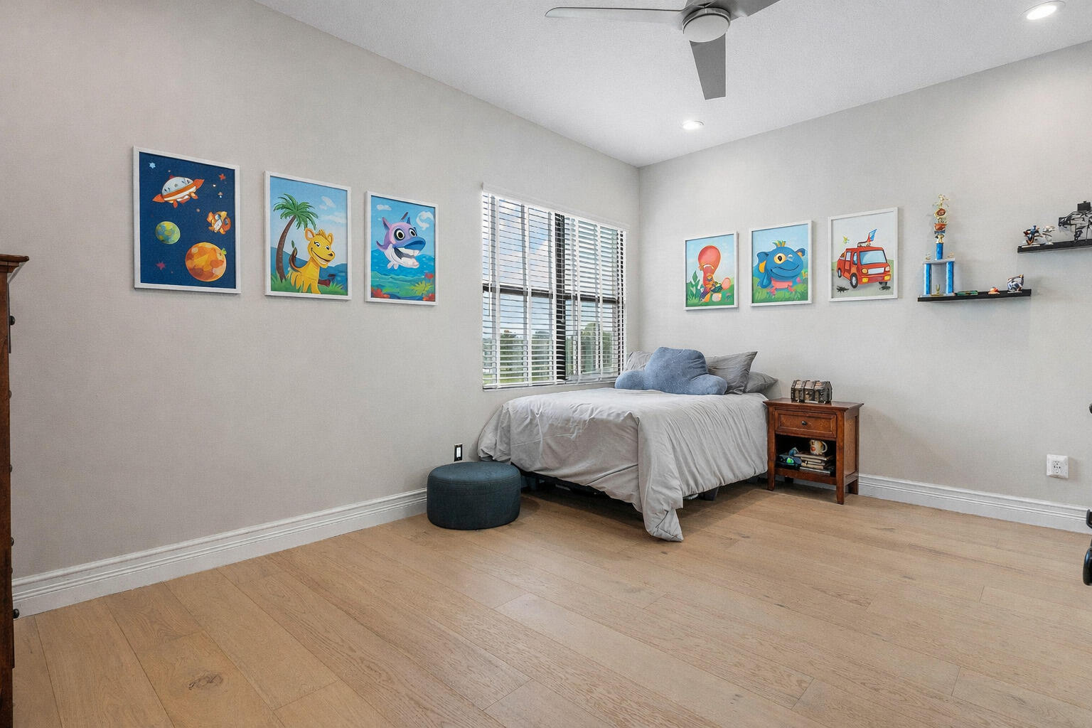 17317 Santaluce Manor