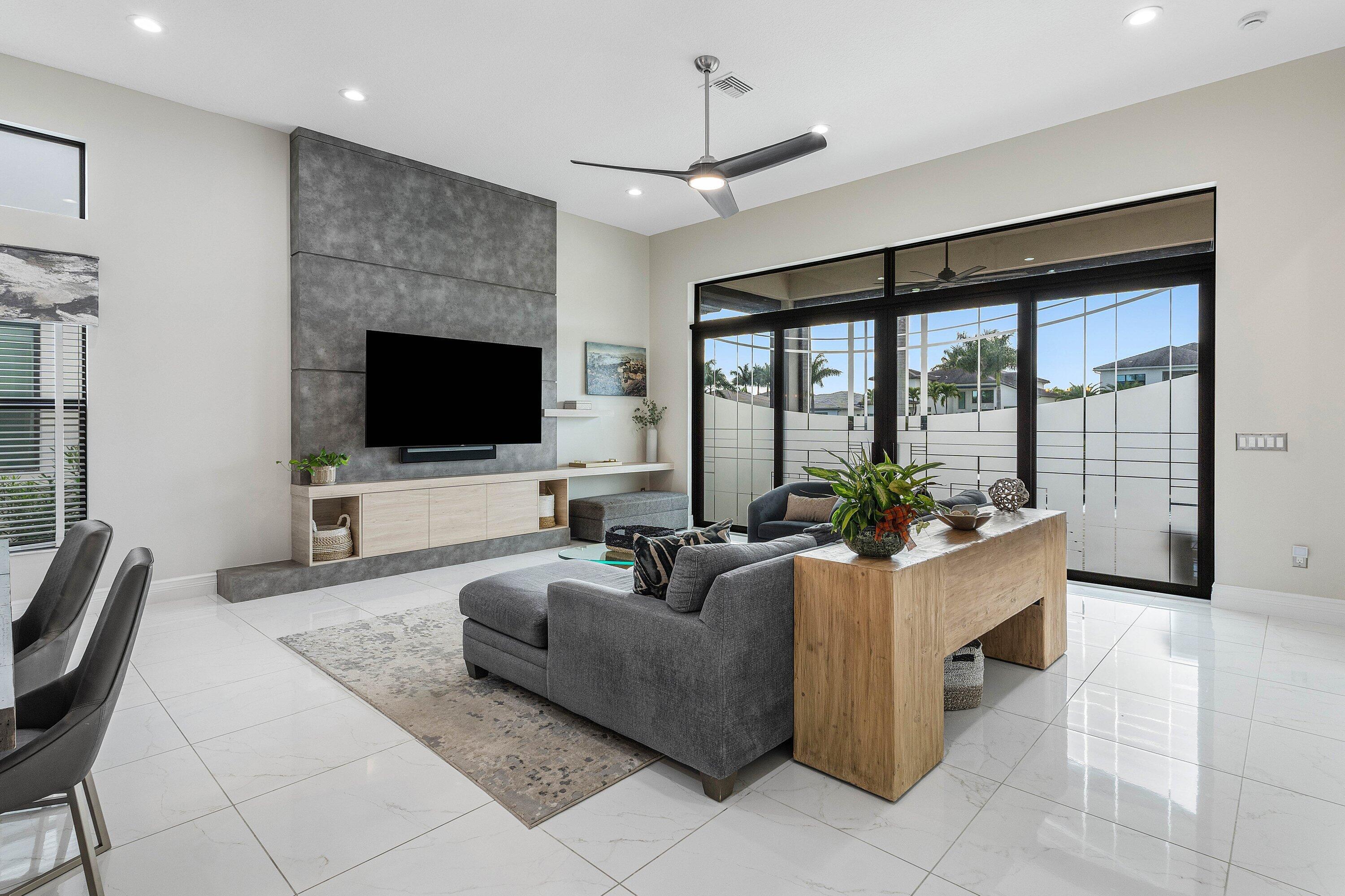 17317 Santaluce Manor