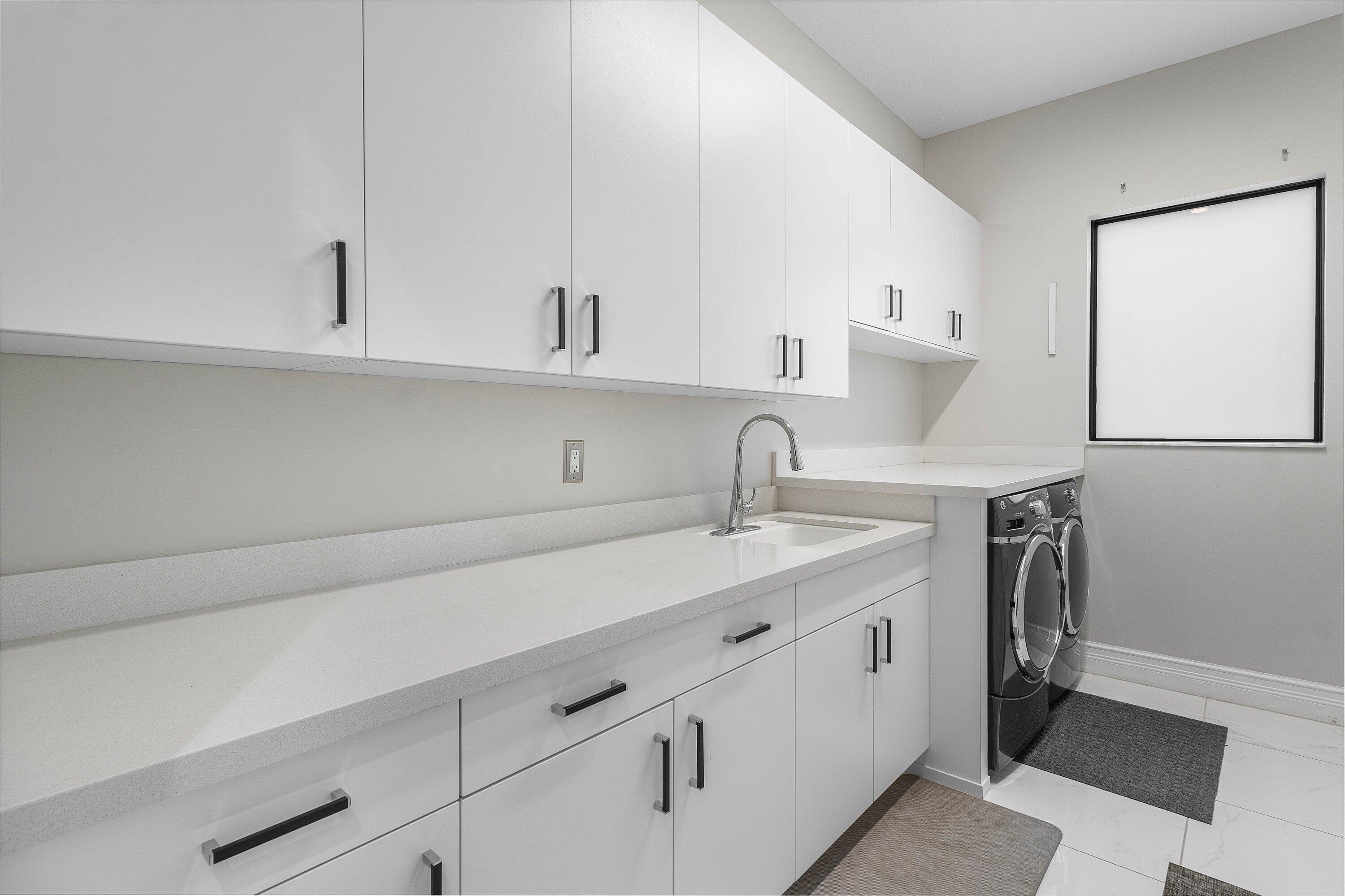 17317 Santaluce Manor