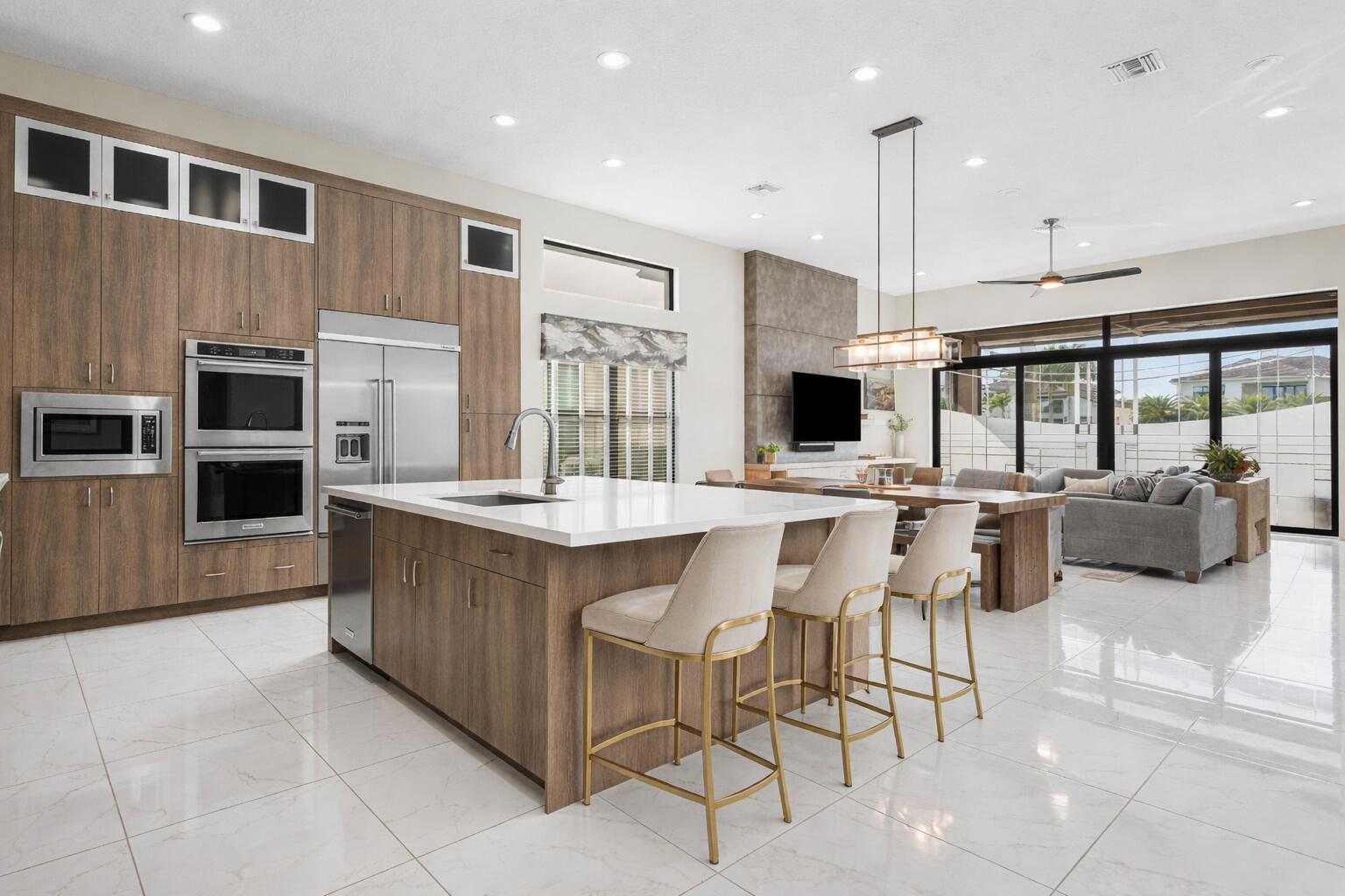 17317 Santaluce Manor