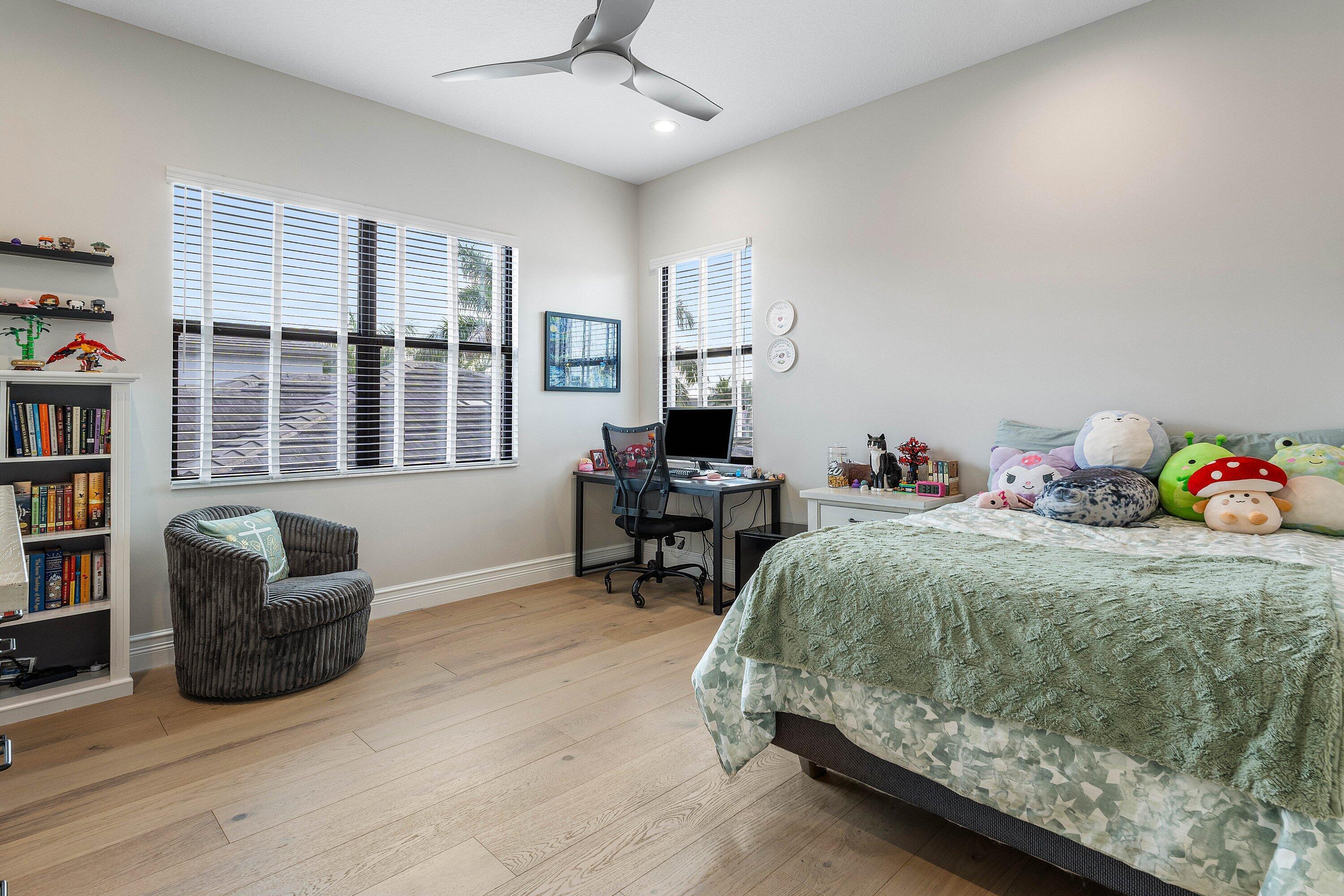 17317 Santaluce Manor