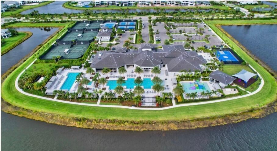 17317 Santaluce Manor