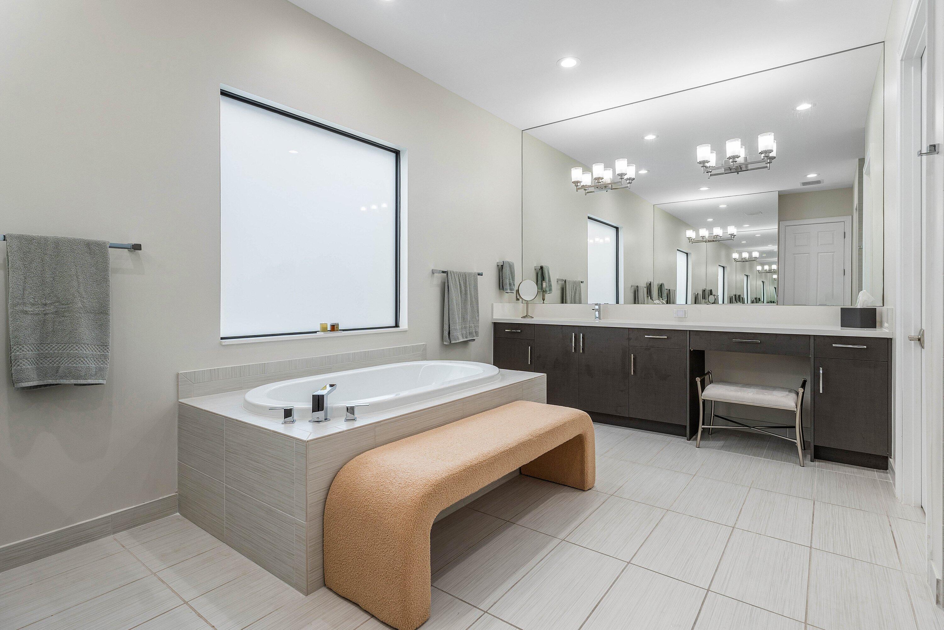 17317 Santaluce Manor