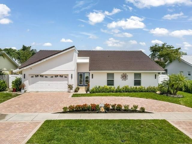 335 Sandalwood Ln