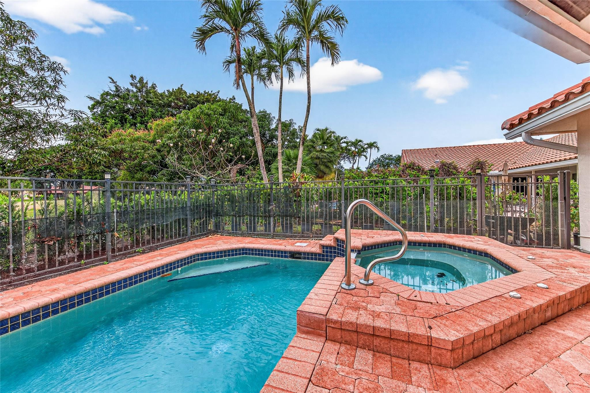 10405 Canoe Brook Circle