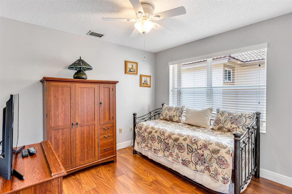 5322 NW 116th Avenue