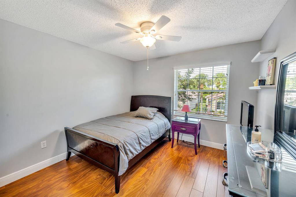 5322 NW 116th Avenue