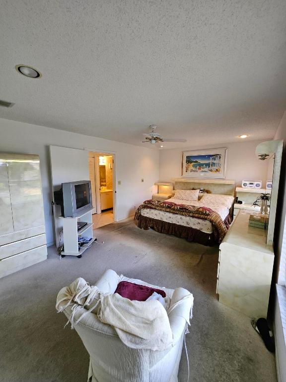 5407 Viburnum Circle