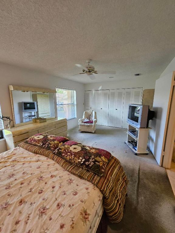 5407 Viburnum Circle