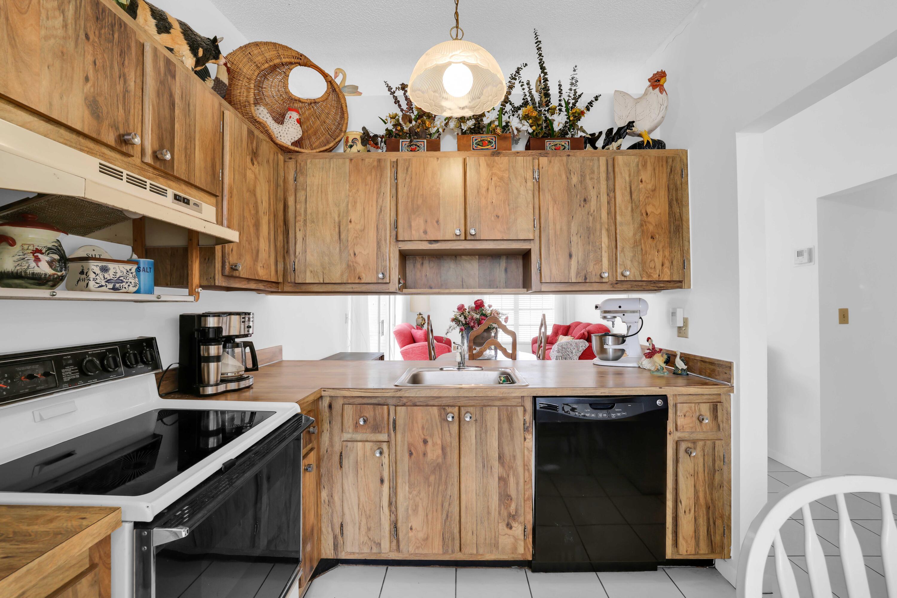 15672 Bottlebrush Circle