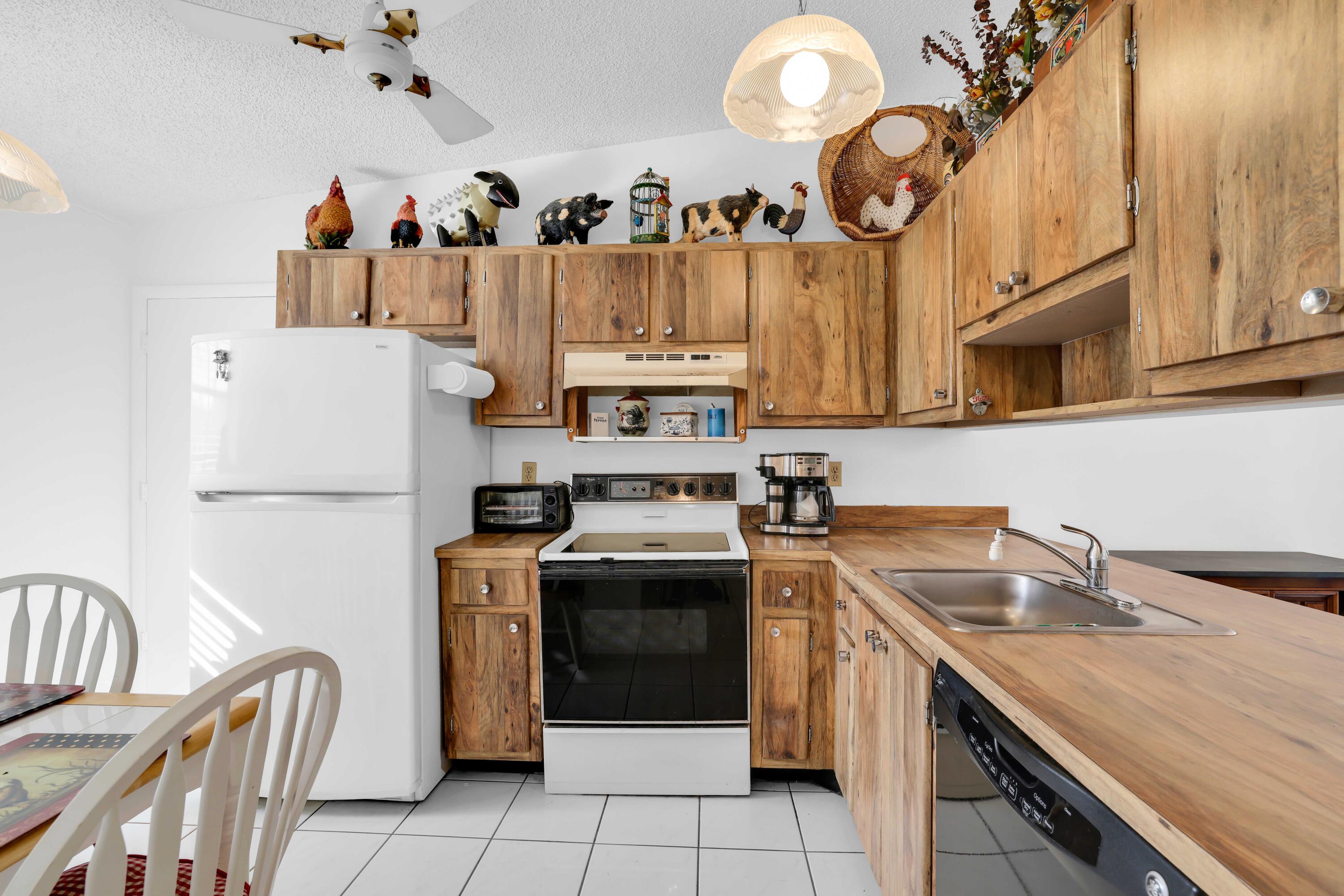 15672 Bottlebrush Circle