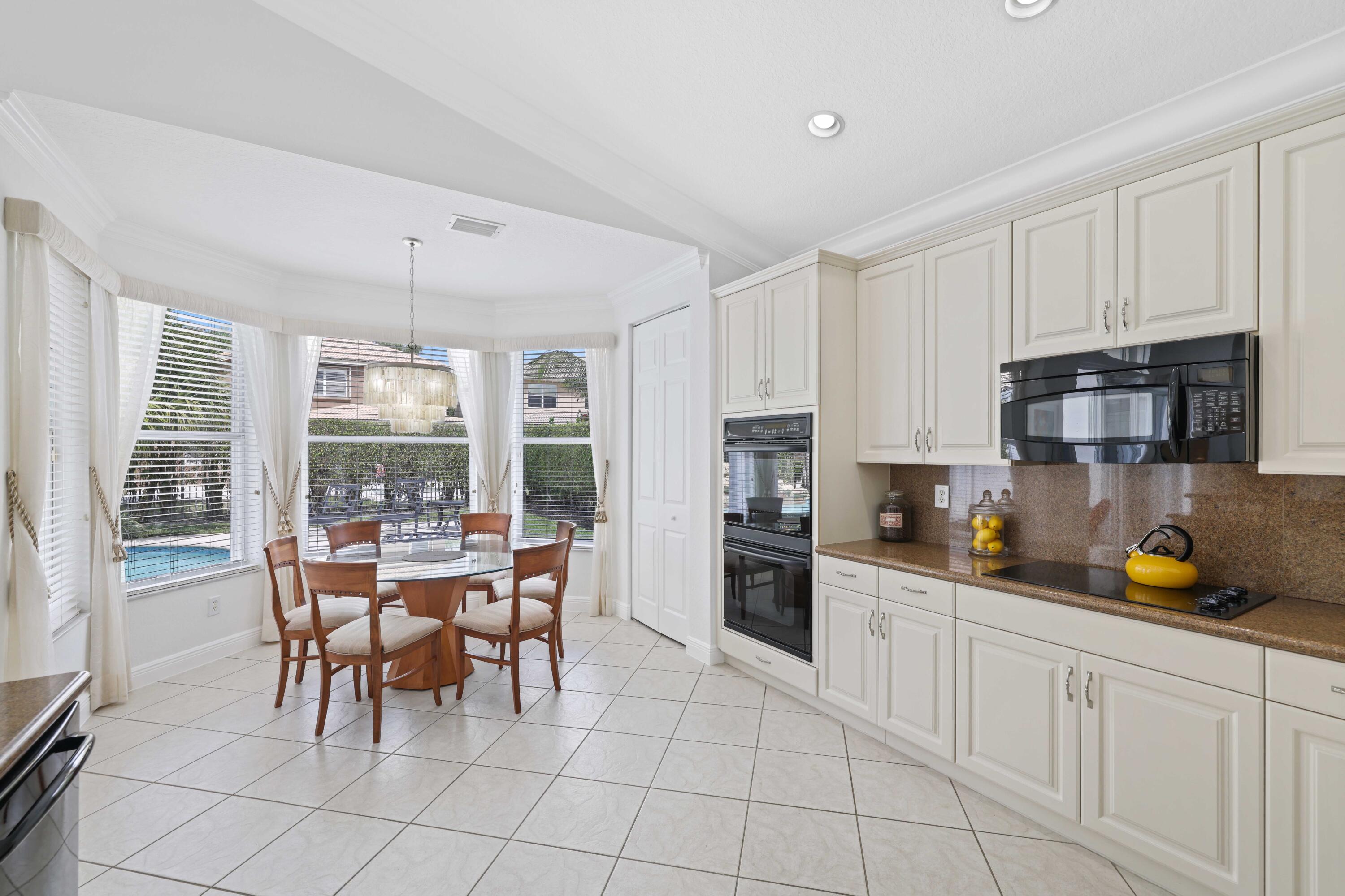 19353 Skyridge Circle