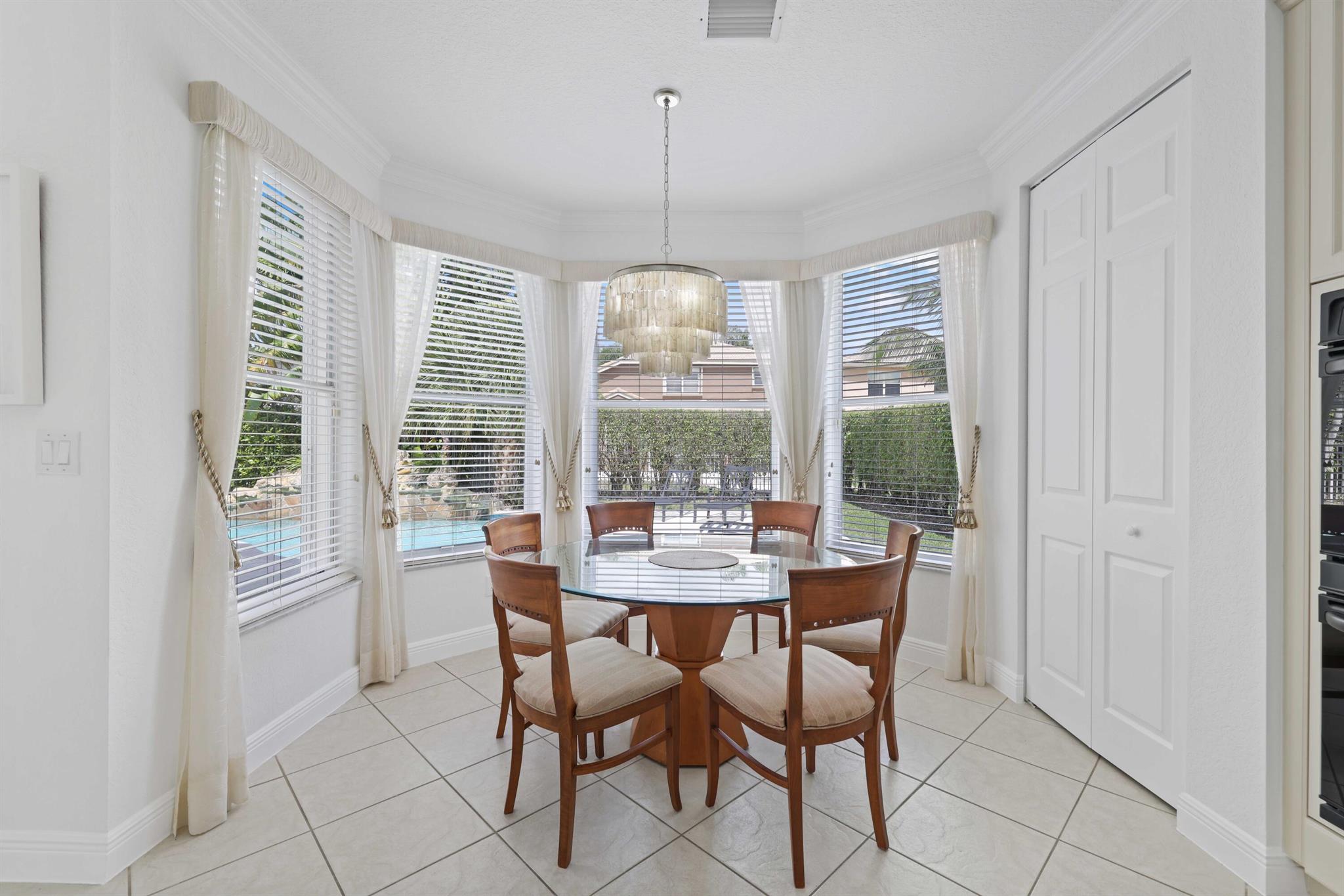 19353 Skyridge Circle