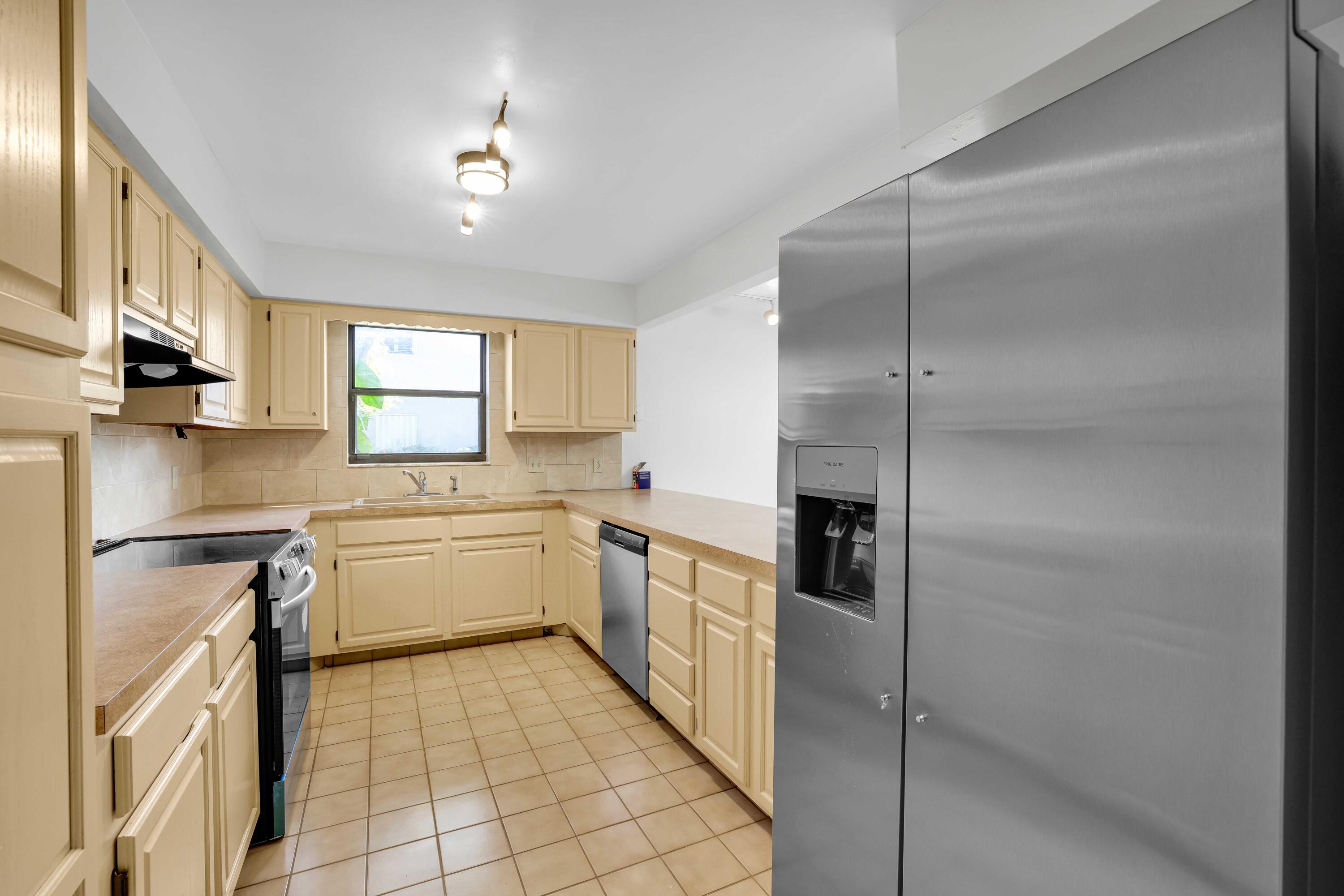 1436 SW 25th Avenue D