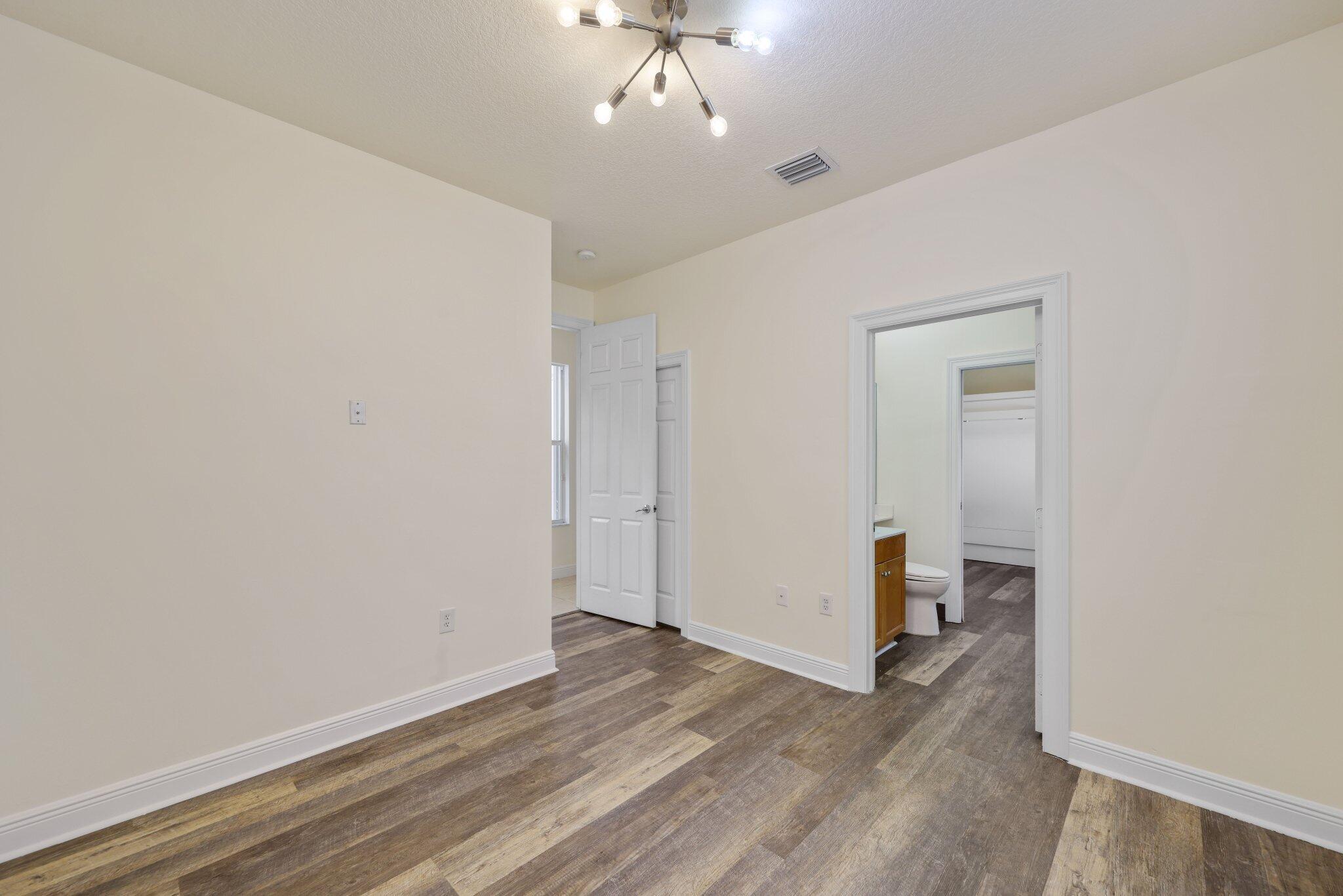 8888 Rockridge Glen Cove