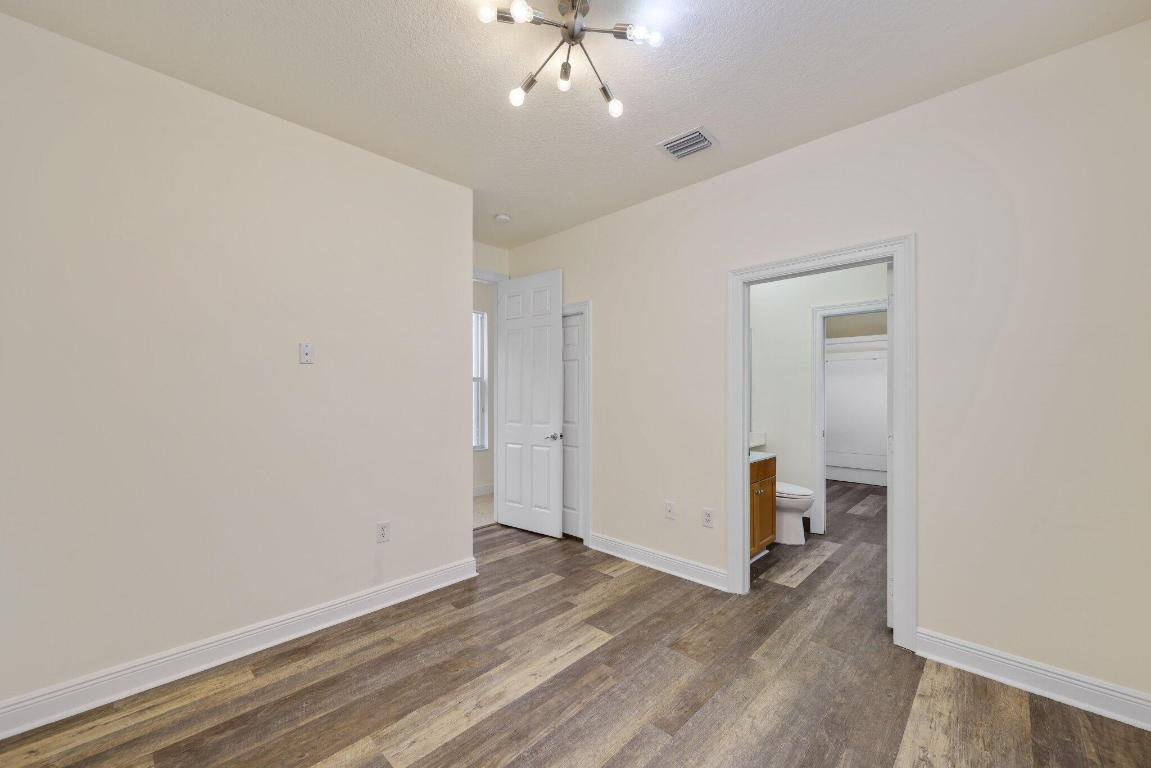 8888 Rockridge Glen Cove